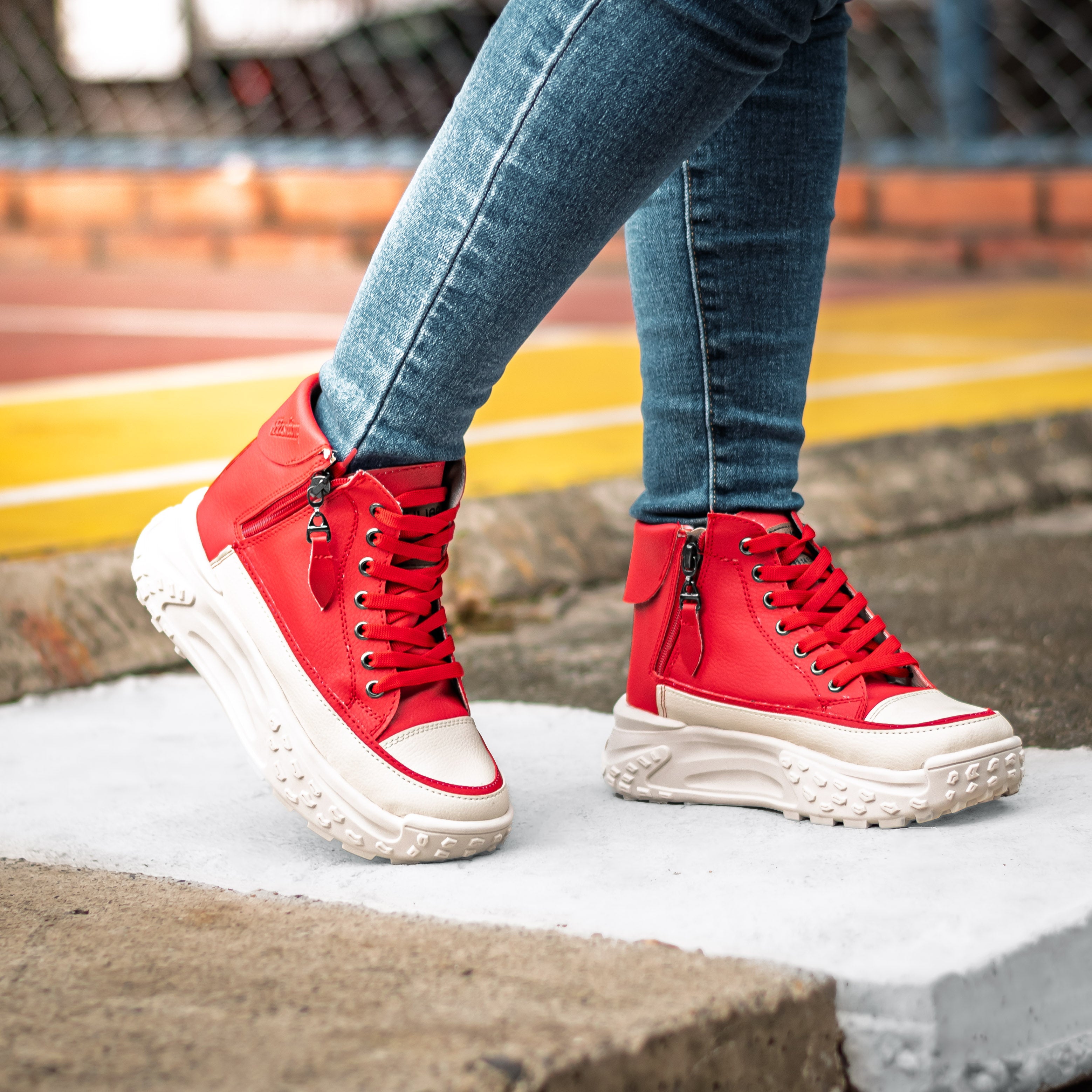 gid://shopify/MediaImage/24732245262430